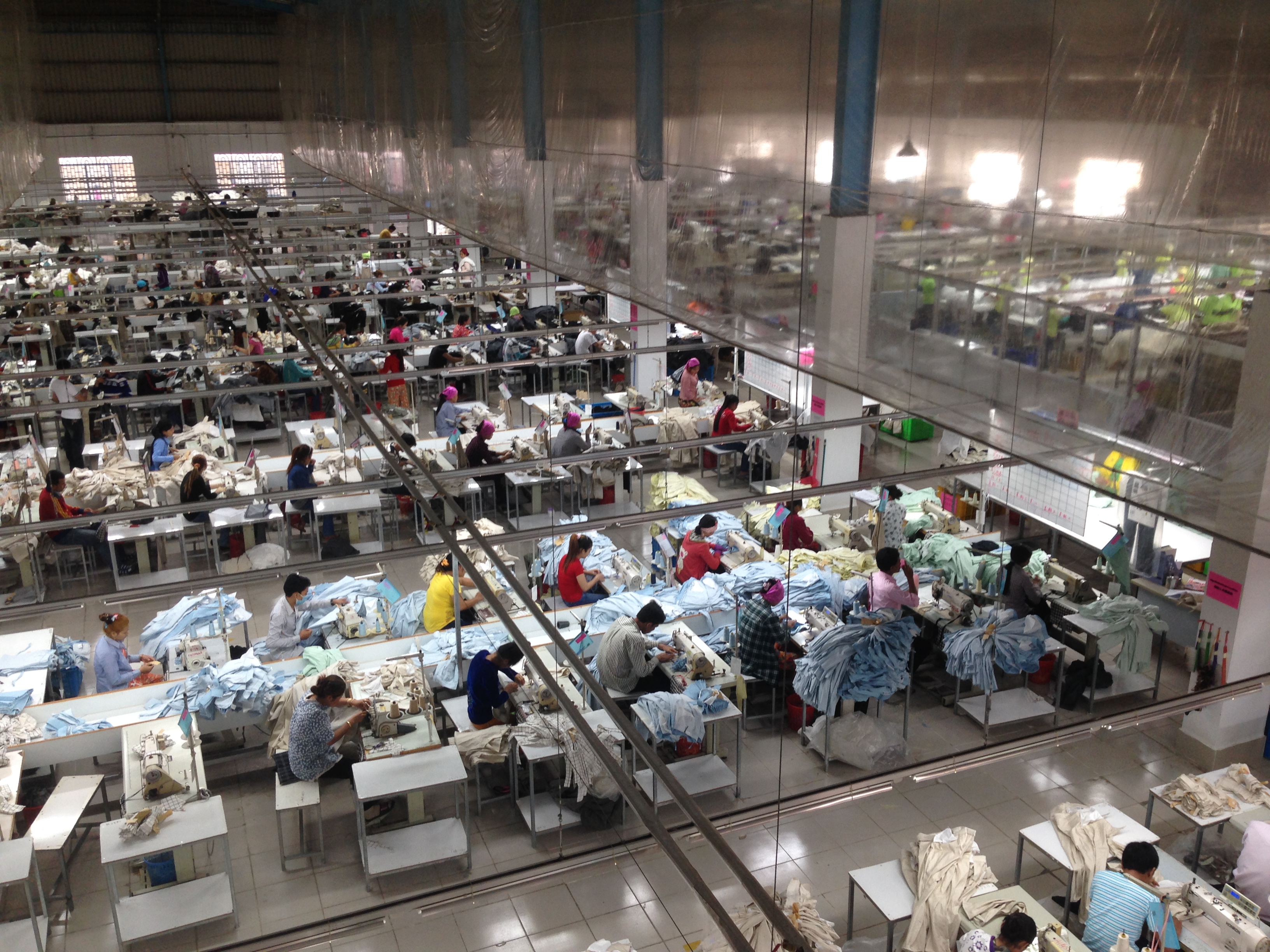 工場選びのポイントは？｜レディースパンツができるまで